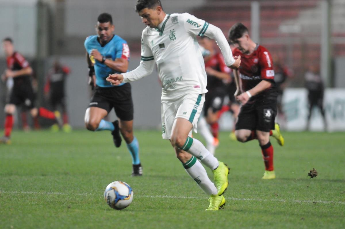 Fotos de Amrica x Brasil de Pelotas, no Independncia, pela 24 rodada da Srie B