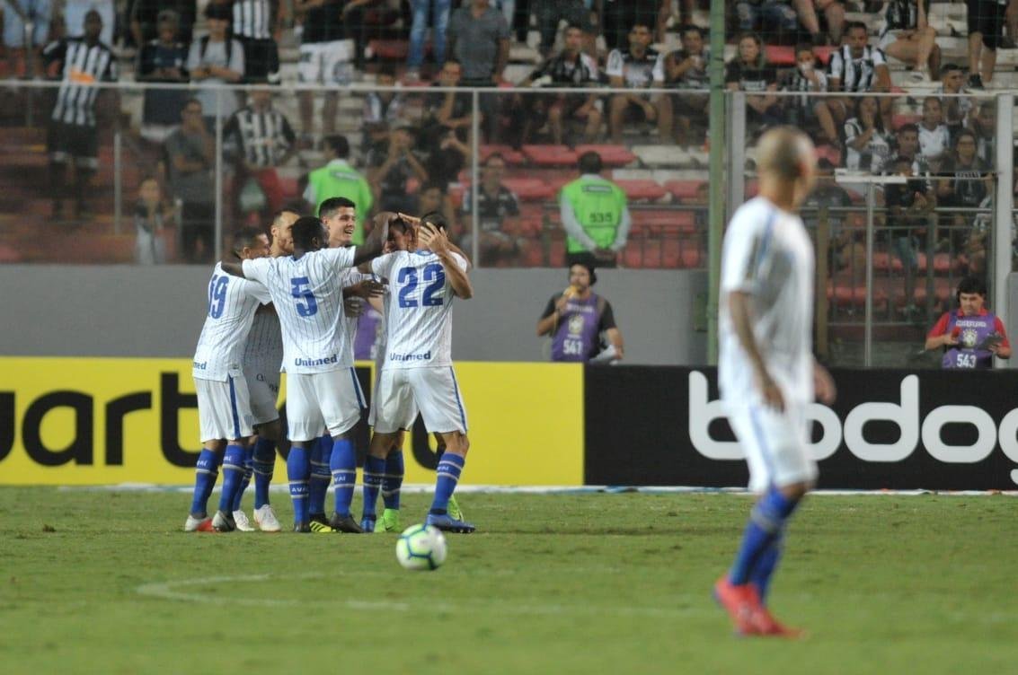 Confira as melhores imagens do duelo na estreia do Campeonato Brasileiro