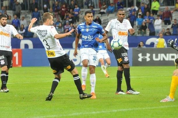 Fotos de Cruzeiro x Corinthians, no Mineiro, pela oitava rodada do Campeonato Brasileiro