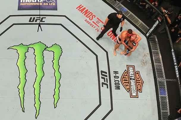 Veja imagens da fantástica luta entre Conor McGregor e Nate Diaz