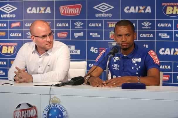 Lateral Edimar  apresentado na Toca da Raposa II