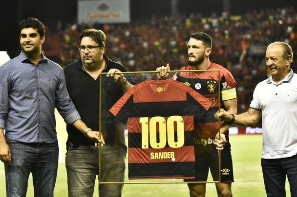 De virada e com gols de Hernane e Guilherme, o Sport reencontrou o caminho das vitórias, diante do Paraná, na Ilha do Retiro, pela 31ª rodada da Série B