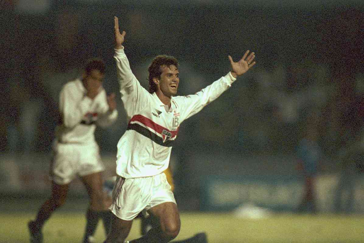 Levado ao So Paulo por Tel Santana, Palhinha foi bicampeo da Libertadores e do Mundial de Clubes em 1992 e 1993