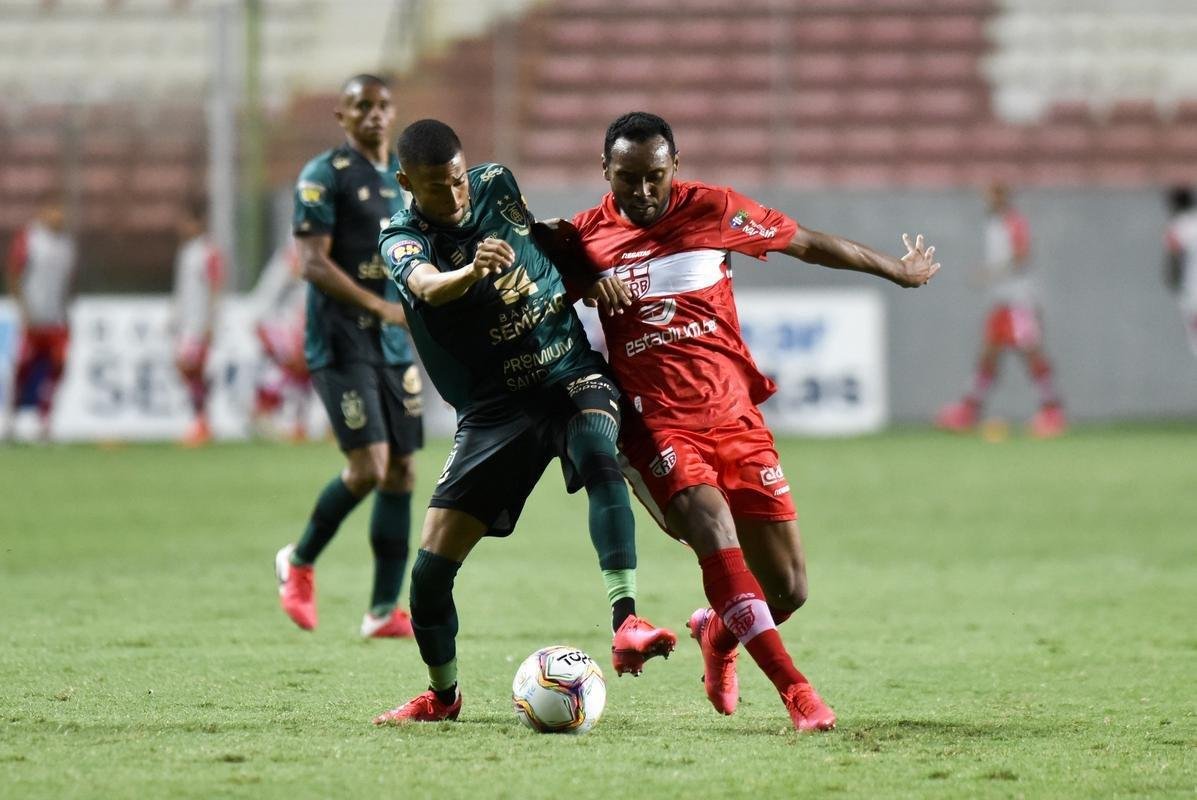 Imagens da vitória do América por 1 a 0 sobre o CRB, no Independência, pela Série B do Brasileiro