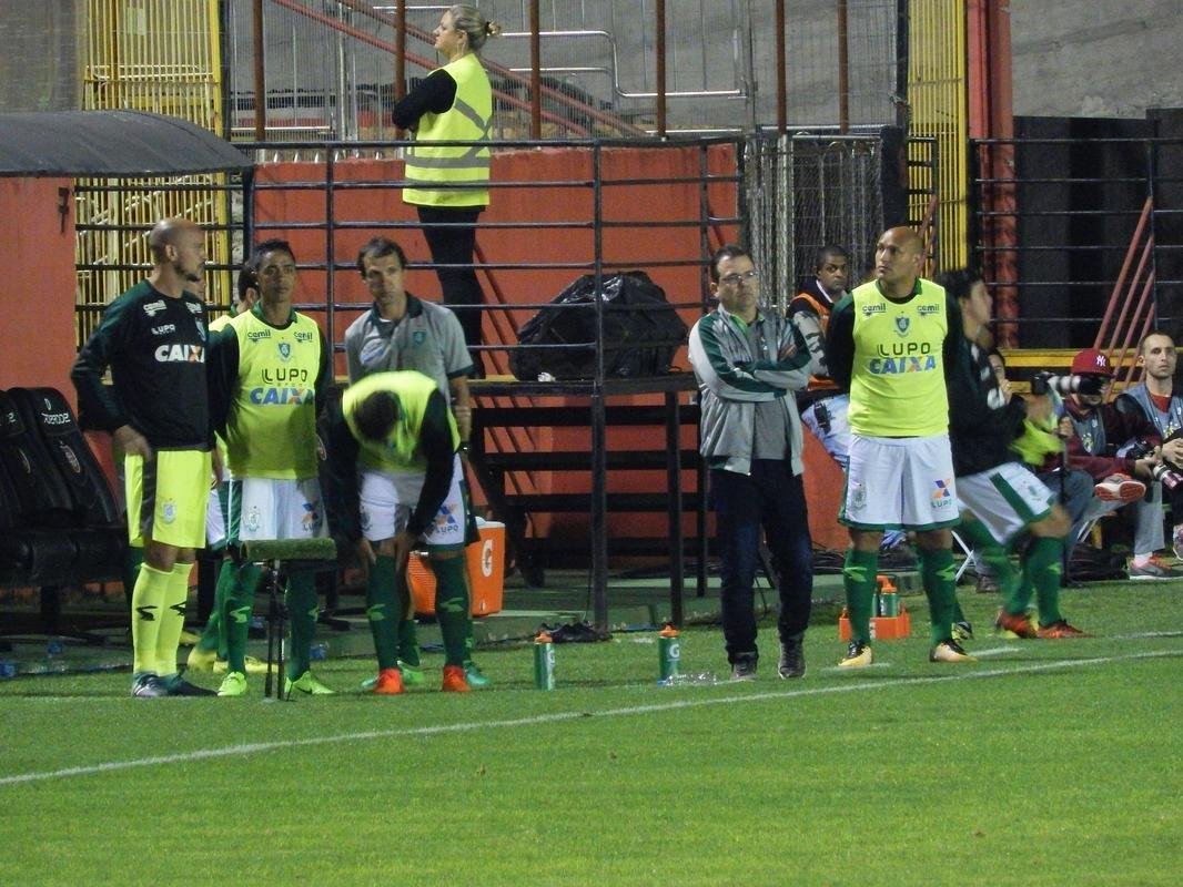 Imagens do jogo entre Brasil de Pelotas e Amrica, no Bento de Freitas, pela 30 rodada da Srie B do Brasileiro