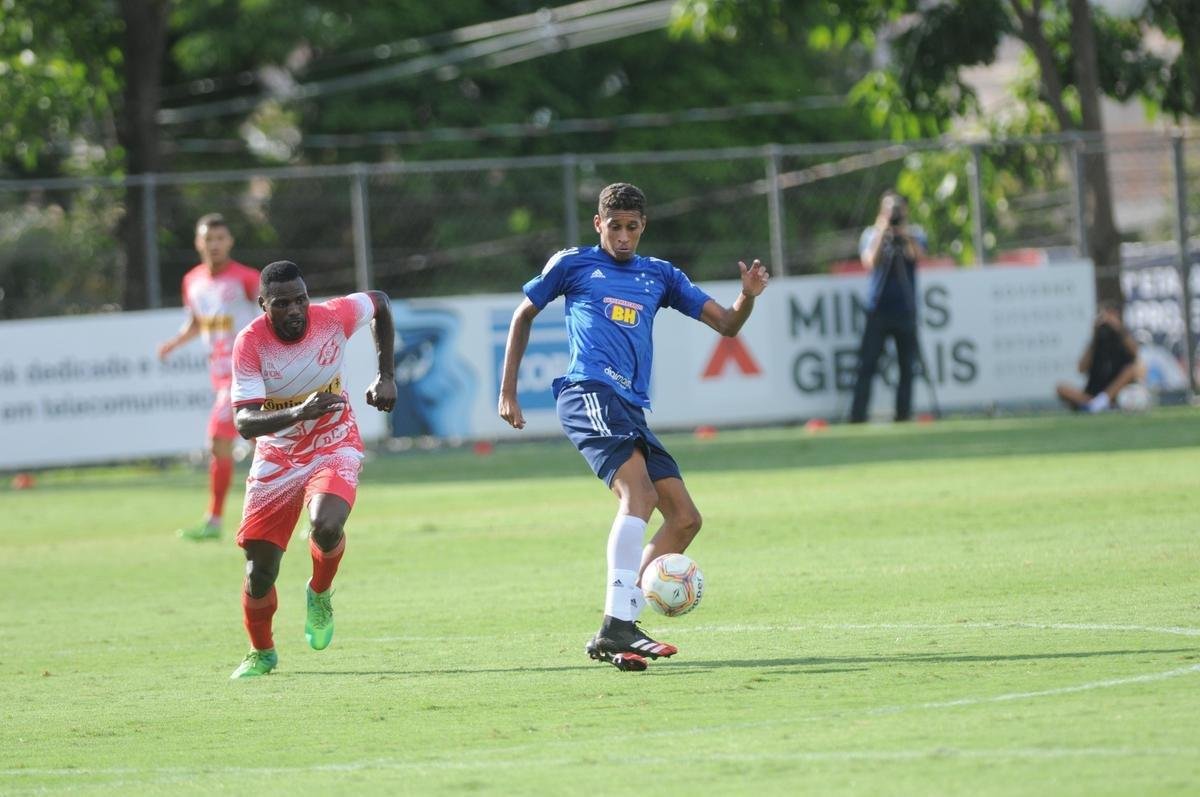 Cruzeiro venceu Democrata de Sete Lagoas por 5 a 1, nesta tera-feira, na Toca da Raposa II