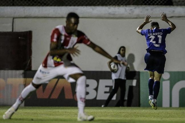 Neste sbado (18/2), o Cruzeiro visitou o Alapo do Bonfim, em Nova Lima, para medir foras com o Villa Nova, pela 6 rodada do Campeonato Mineiro.