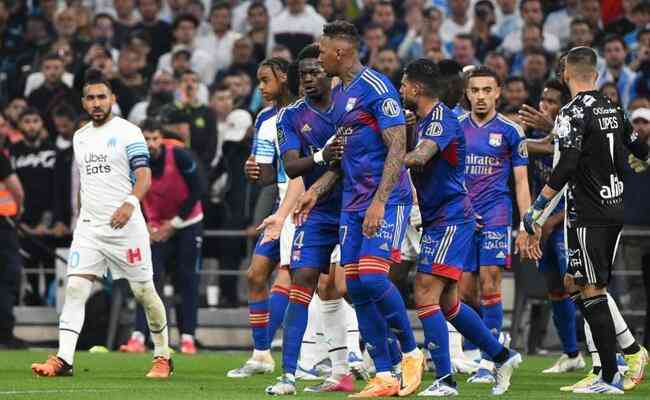 Marseille recebeu o Lyon e foi derrotado pelo rival no Stade Velodrome