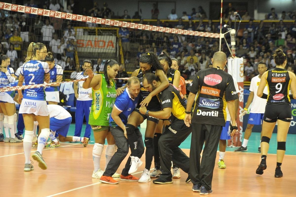 Minas x Praia: veja fotos da primeira partida da final