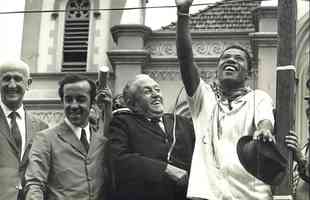 Tosto, do Cruzeiro, e Dario, do Atltico, campees do mundo pela Seleo em 1970, durante recepo em Belo Horizonte.