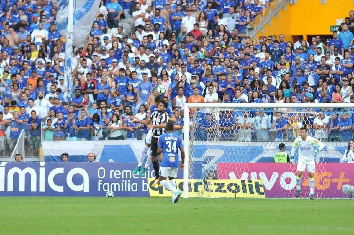 Imagens do jogo entre Cruzeiro e Botafogo, pela 19 rodada do Brasileiro, no Mineiro