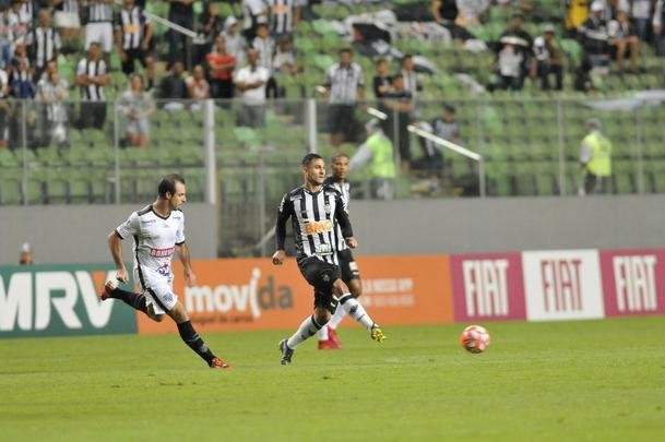 Em noite chuvosa no Independncia, reservas do Atltico batem o Tupi por 2 a 0