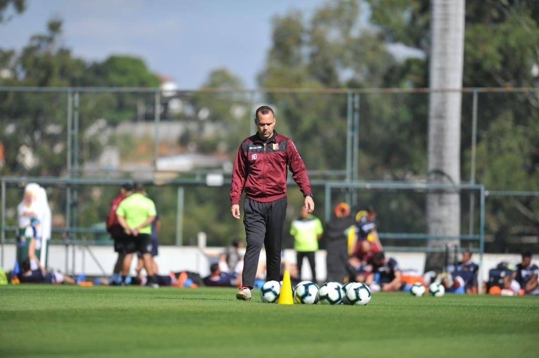 Imagens do treino da Venezuela em Belo Horizonte