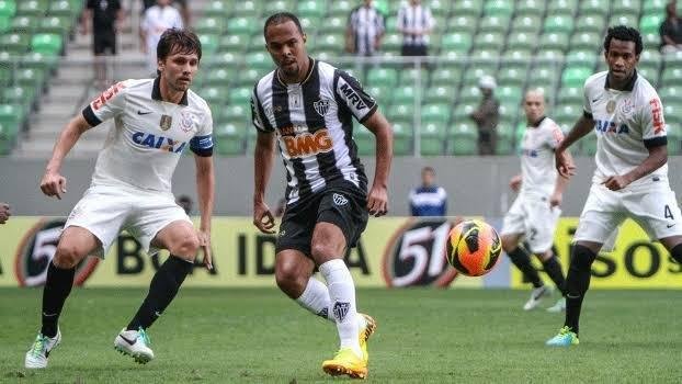 O centroavante foi contratado para ser o reserva de J na temporada. E ele fez bem o seu papel. Com 11 gols em 50 partidas, ele foi decisivo nas disputas de pnaltis da Libertadores, balanando as redes de Newell's Old Boys (semifinal) e Olimpia (final). No fim do ano, deixou o clube rumo ao Flamengo.