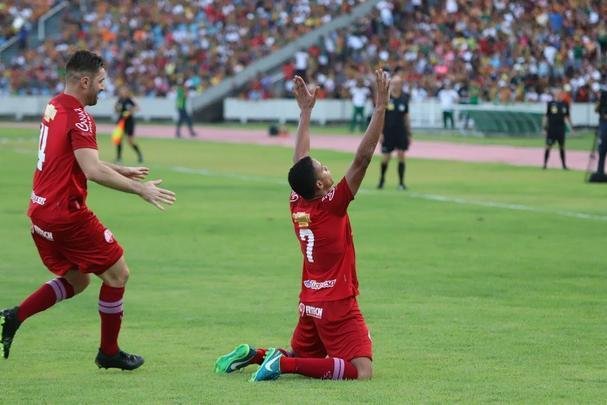 Em partida no Castelo, em So Lus, o Nutico conseguiu administrar sua vantagem, obtida nos Aflitos, em vitria por 3 a 1, e conquistou o ttulo ao empatar em 2 a 2 com o Sampaio Corra