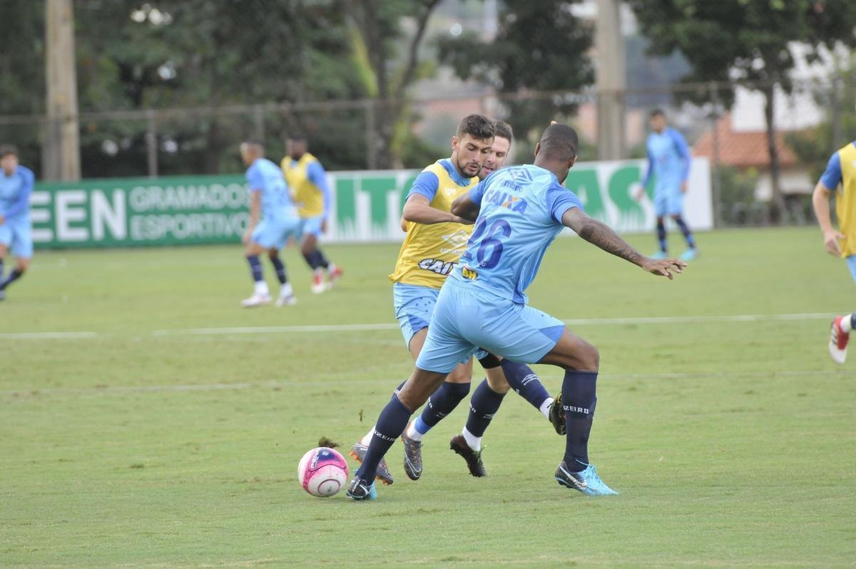 Imagens do treino do Cruzeiro nesta quarta-feira (14), antes do duelo contra o Patrocinense