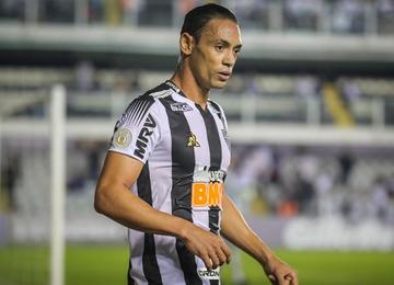 Experiente atleta de 41 anos é o segundo maior artilheiro brasileiro em atividade, com 377 gols