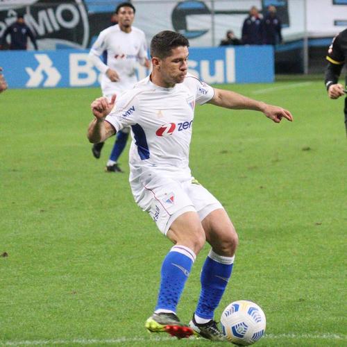 Osvaldo - atacante do Fortaleza