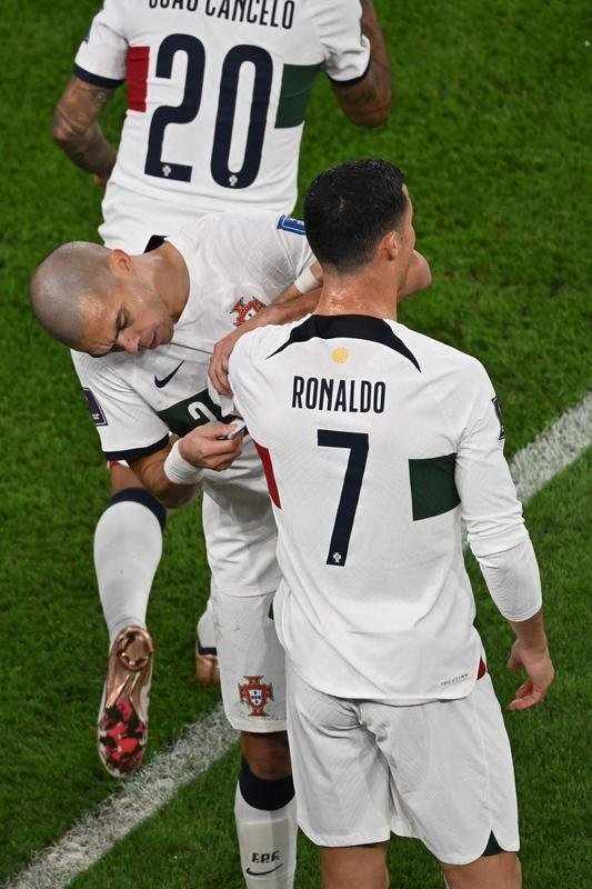 As reaes de Cristiano Ronaldo no banco e durante o jogo contra Marrocos pelas quartas de final da Copa do Mundo