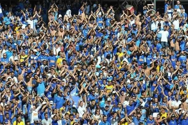 Torcida do Cruzeiro compareceu em bom nmero ao Mineiro para partida contra o Vitria pelo Brasileiro