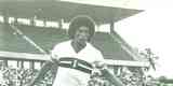 2 Luciano Veloso - 174 gols: Luciano Jorge Veloso tambm foi outro expoente do Santa Cruz na conquista do pentacampeonato pernambucano, vestindo a camisa coral entre 1965 e 1974. No estado, vestiu ainda as camisas do Nutico, do Sport e do Central.