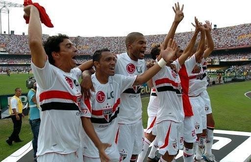 2008 - Grêmio era o líder, com 48 pontos, cinco a mais que o Palmeiras. Time gaúcho foi o vice-campeão, com 72 pontos, três a menos que o São Paulo (que fechou a 23ª rodada em 5°, com 38 pontos).
