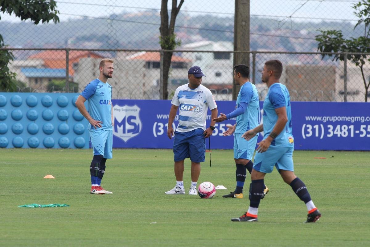 Imagens do treino do Cruzeiro nesta segunda-feira, 19 de fevereiro, na Toca da Raposa II