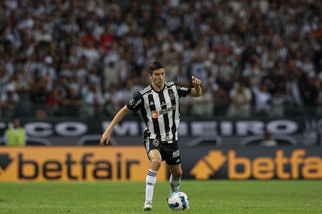 Nacho Fern�ndez (meia-atacante) - contratado por cerca de US$ 6 milh�es (aproximadamente R$ 32,5 milh�es � �poca) junto ao River Plate, da Argentina