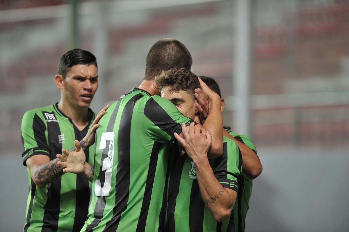 Fotos da partida entre Amrica e URT, no Independncia, pela sexta rodada do Campeonato Mineiro