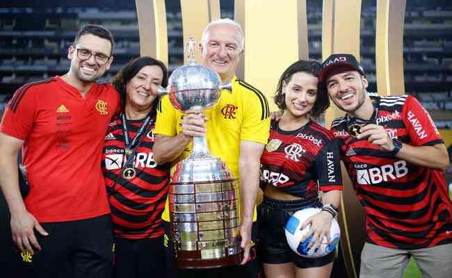 Dorival foi campeo da Libertadores e da Copa do Brasil pelo Flamengo em 2022