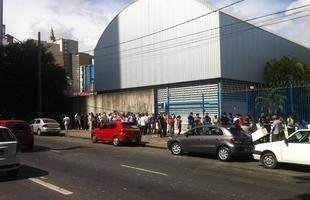 Imagens da fila de cruzeirenses por ingressos no Barro Preto