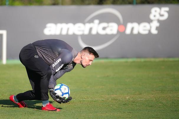 Michael - contrato do goleiro vai até dezembro de 2021