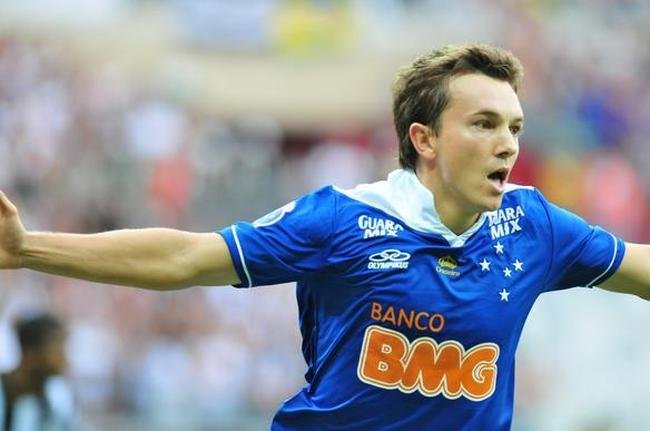 Dagoberto entrou no segundo tempo e marcou o segundo gol do Cruzeiro
