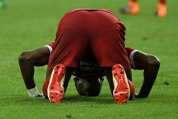 Mané completou cabeceio e empatou para o Liverpool: 1 a 1