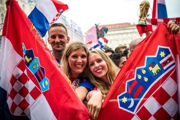 Torcedores croatas lotaram as ruas da capital Zagreb para assistir  final da Copa do Mundo