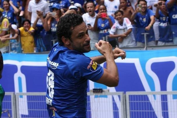 Fred abriu o placar para o Cruzeiro aos 15 minutos do segundo tempo em cobrana de pnalti