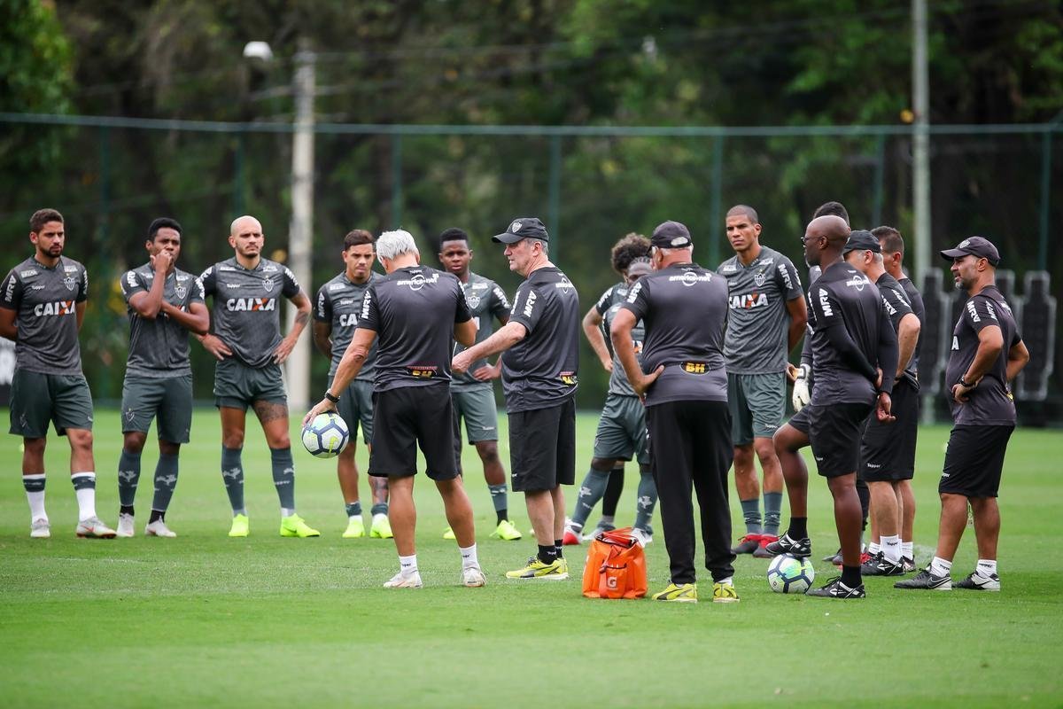 Veja, em fotos, como foi o primeiro treino de Levir Culpi nesta quinta passagem pelo Atltico