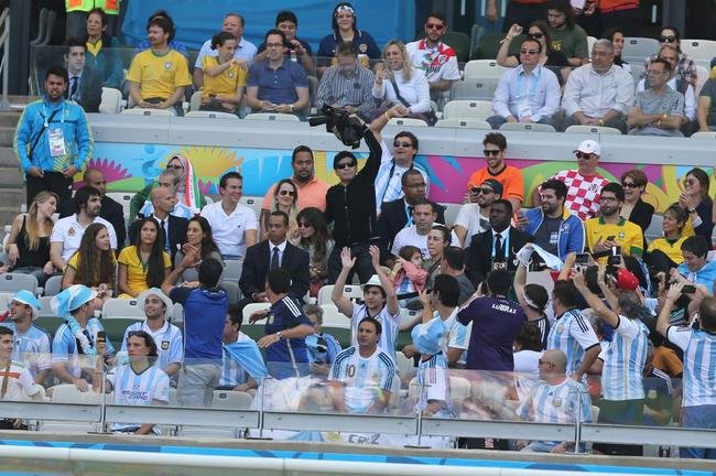 Em 21 de junho de 2014, Diego Maradona esteve no Mineiro, em Belo Horizonte, para assistir ao jogo entre Argentina e Ir, pela Copa do Mundo. Na ocasio, os argentinos venceram o confronto por 1 a 0, com gol do astro Lionel Messi nos acrscimos.