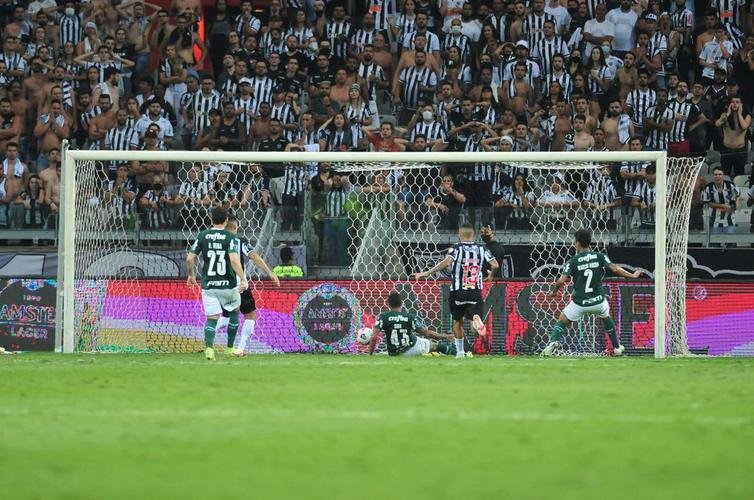 Dudu empatou para o Palmeiras e levou torcedor do Galo ao desespero: 1 a 1