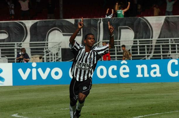 Rodrigo Dias (2004/05/06) - Revelado pela base alvinegra, nunca teve muito espaço no clube. Ainda assim, jogou 18 partidas e marcou dois gols pelo Galo, um deles num clássico contra o Cruzeiro, no Mineirão. Em 2007, se transferiu para o Ipatinga.