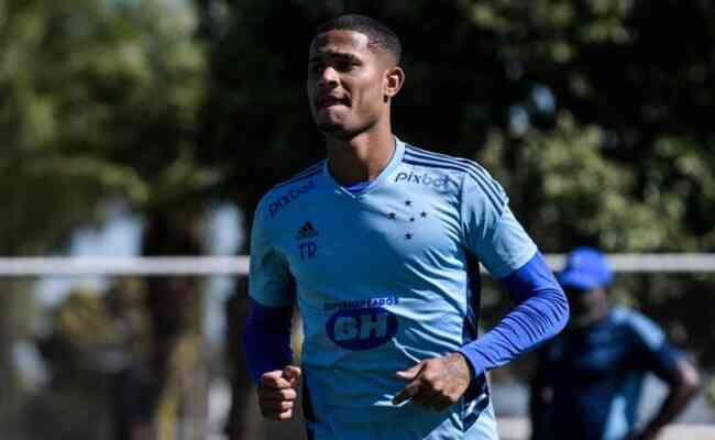 Breno, del Cruzeiro, viaja a España para firmar contrato con el Valladolid