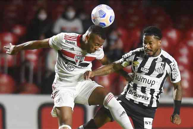 Na mira do futebol árabe, Marinho descartou saída e foca em ajudar o Santos na Série A