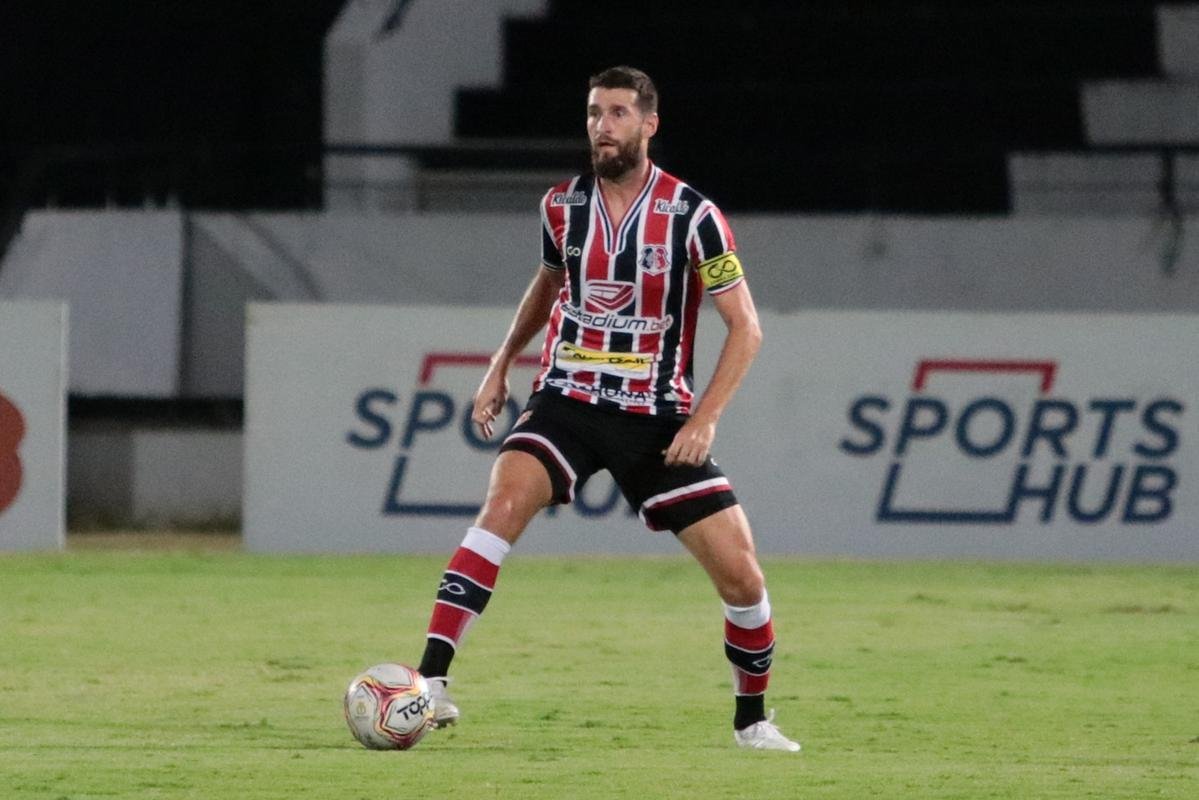 No Arruda, Jacuipense saiu na frente, com Railan. Mayco Félix, com dois gols, virou para o Santa. Os dois gols de Dinei, viraram novamente o placar, mas, nos minutos finais, Toty empatou para o Tricolor.