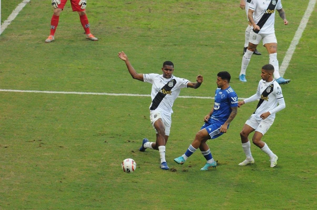 Fotos do jogo entre Cruzeiro e Ponte Preta, no Mineiro, em Belo Horizonte, pela 13 rodada da Srie B do Brasileiro