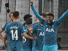 Tottenham vence e garante liderana na Champions; Frankfurt tambm avana