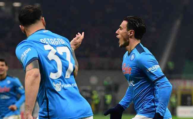 Napoli vence Milan em San Siro por 1 a 0 e toma vice-liderana da Serie A