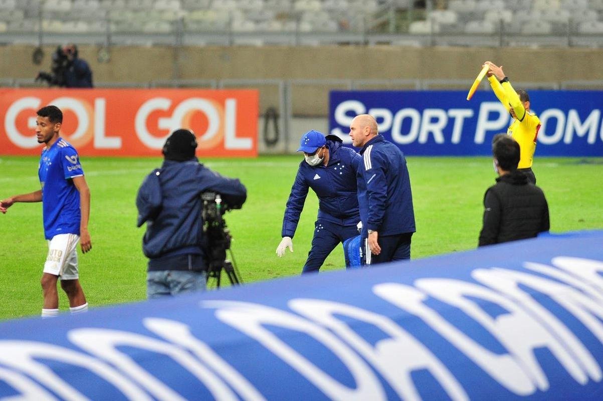 Fotos de Cruzeiro x Londrina, no Mineiro, pela 15 rodada da Srie B