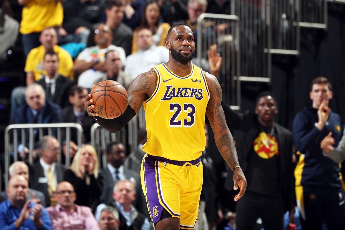 LeBron James (basquete): US$ 680 milhes (R$ 2,7 bilhes)
