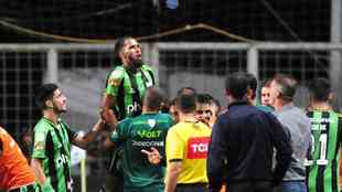 Em jogo bastante movimentado no Independência, Coelho venceu o Leão da Ilha por 3 a 1 na abertura do returno do Campeonato Brasileiro