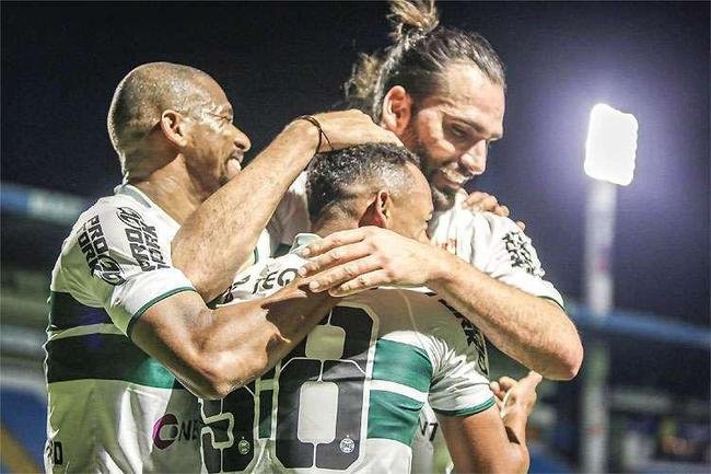 2 - CORITIBA: 19 pontos